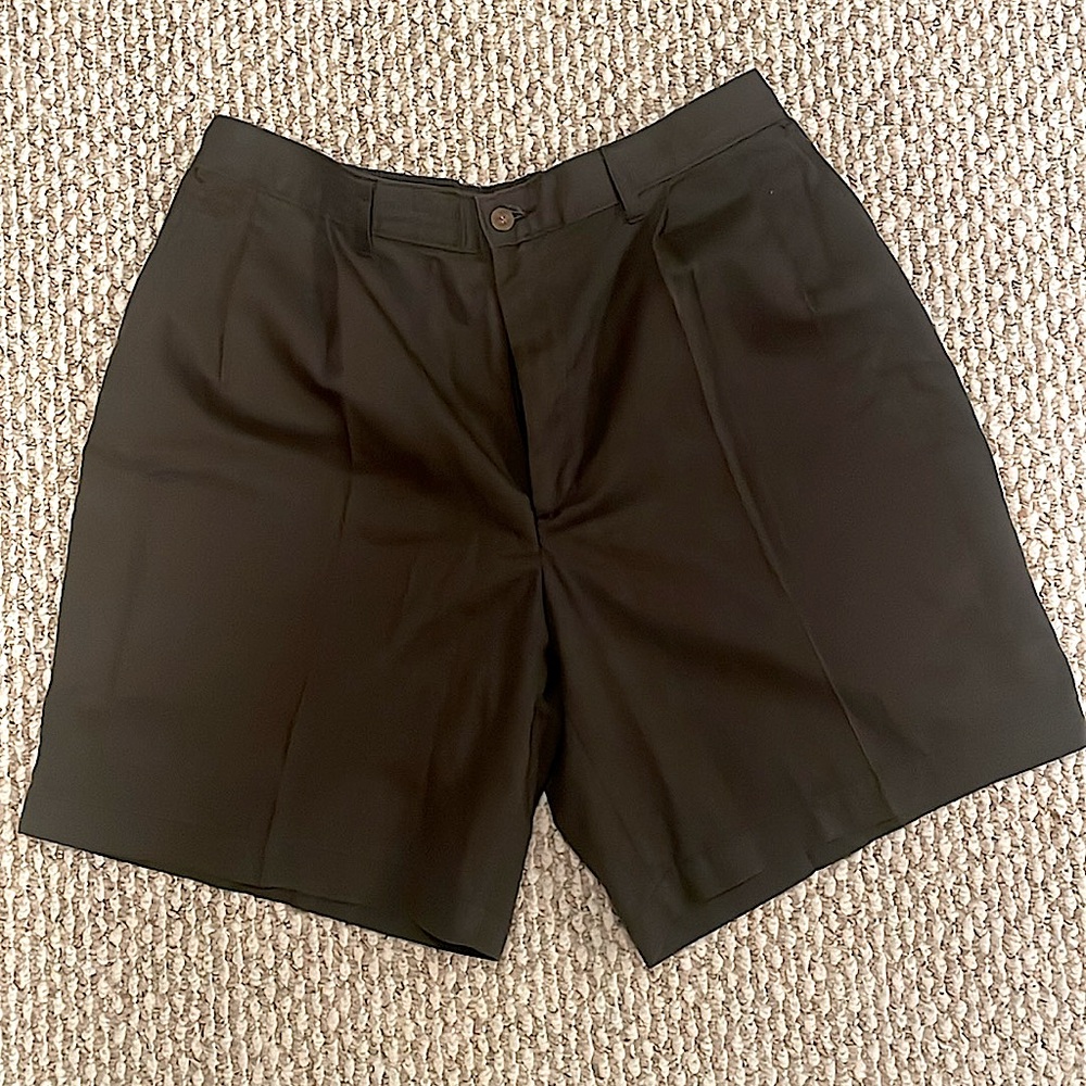 TOWNCRAFT Men's Pleated Front Bermuda Shorts | Waist Size 36 | Dark Grey | Chino